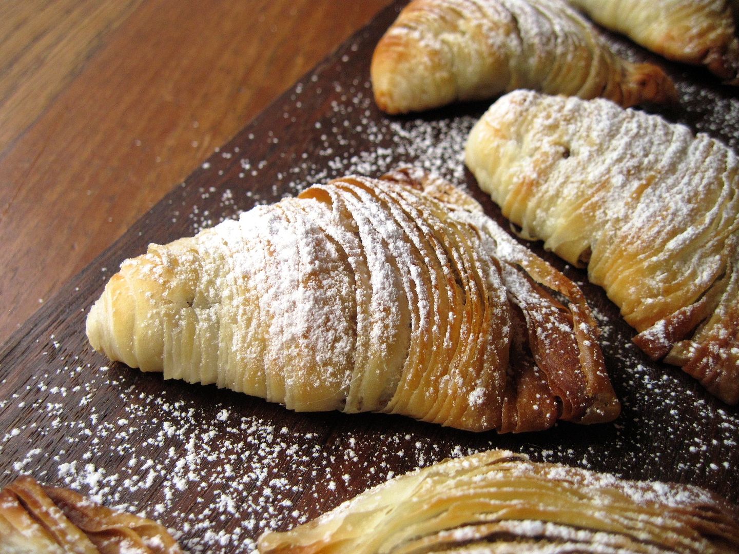 sfogliatelle made with phyllo dough